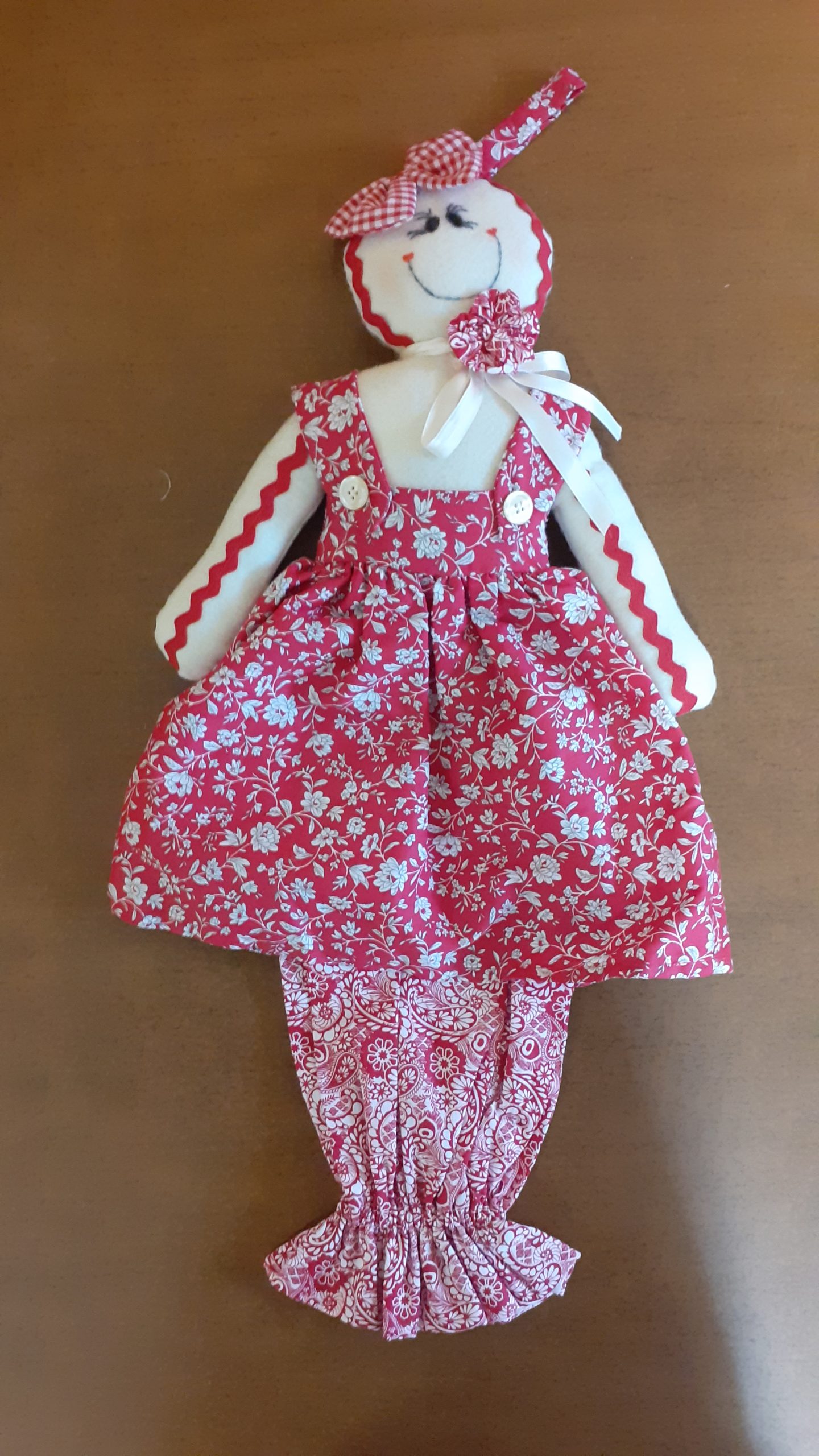 Bambola porta sacchetti o pigiami